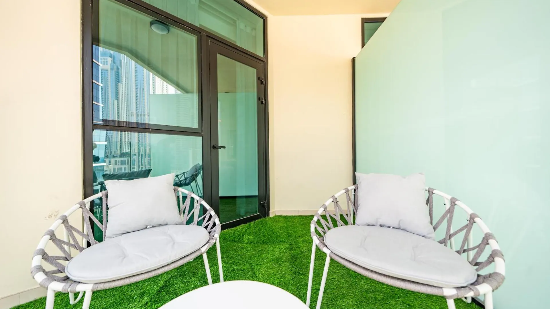 Apartment Sophisticated Studio Escape Missoni Luxury Design Dubai United Arab Emirates